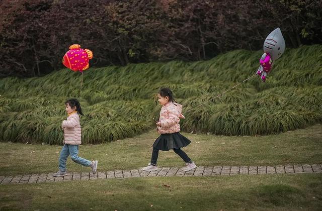 新浪微博今日热搜榜共享爸爸爸爸热得满头大汗-第5张图片-太平洋在线下载