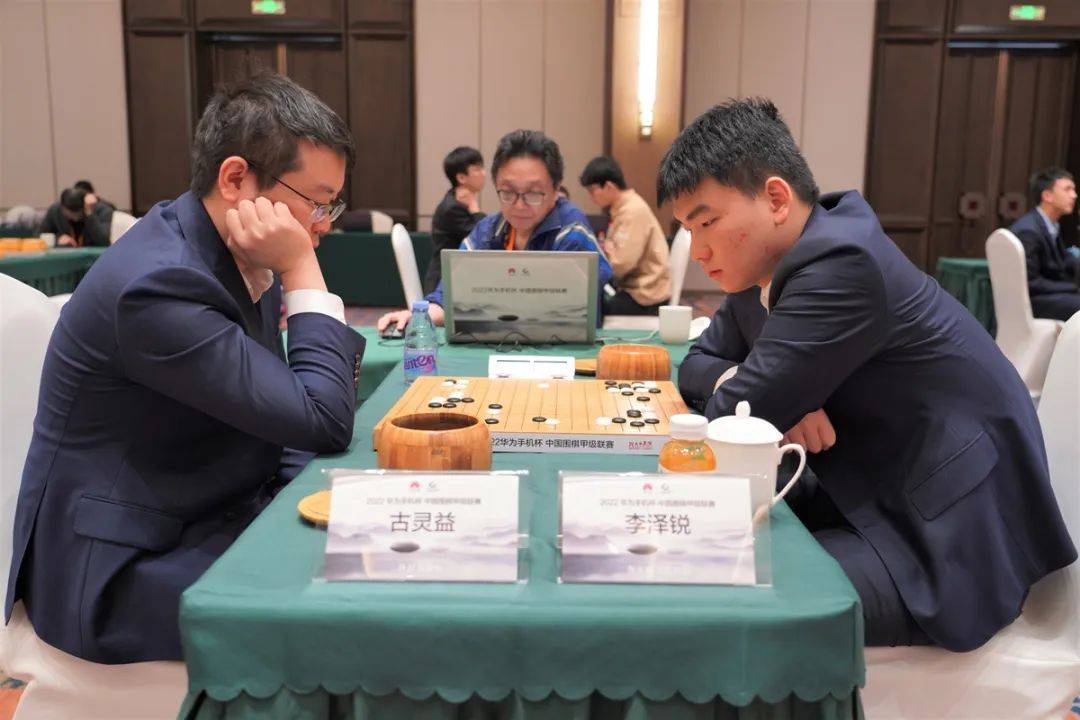 华为手机荣耀八怎么样
:围甲联赛：柯洁输棋深圳无缘总决赛 开封、清一遗憾降级-第13张图片-太平洋在线下载